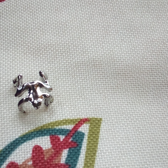 Frog ear cuff - Picture 4 of 5